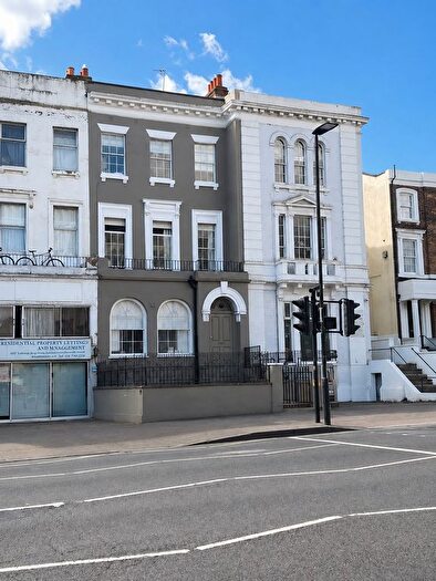 Studio To Rent In Holloway Road, London, N19