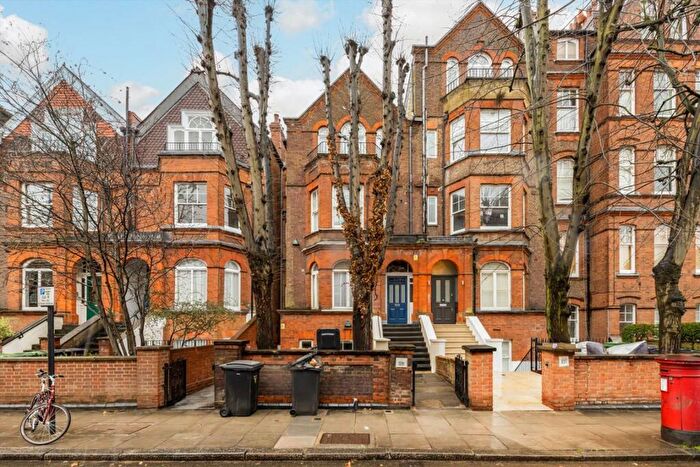 Flat To Rent In Canfield Gardens, South Hampstead, NW6