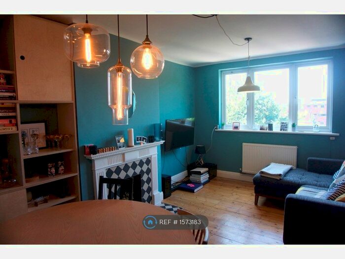 2 Bedroom Flat To Rent In Lemna Court, London, E11