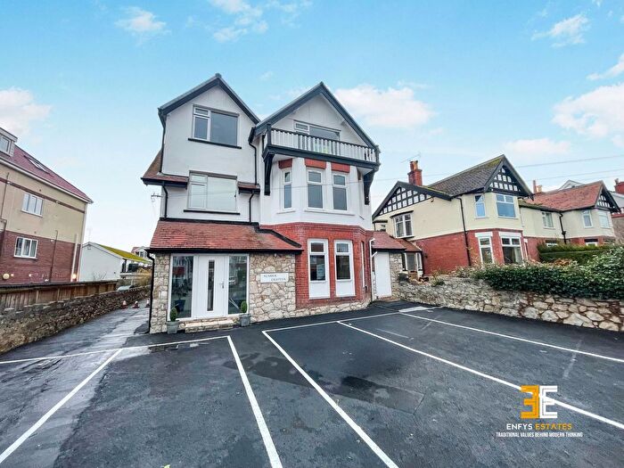 2 Bedroom Flat For Sale In College Avenue, Rhos On Sea, LL28