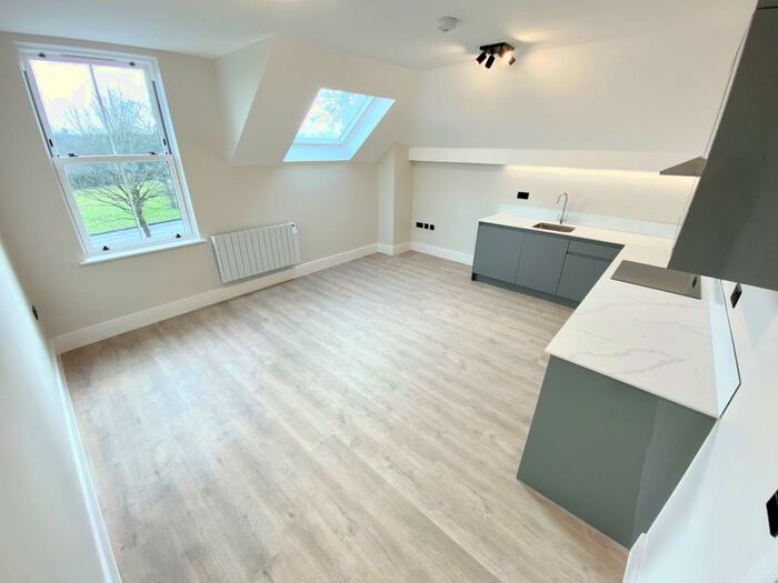 1 Bedroom Apartment To Rent In Lynchford Road, Farnborough, GU14