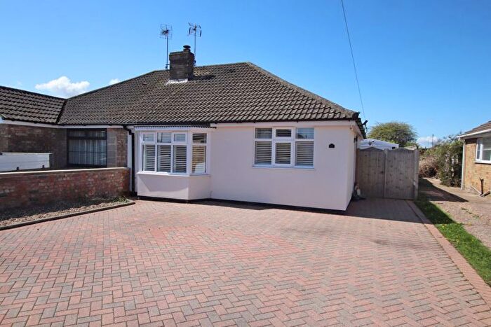 2 Bedroom Semi-Detached Bungalow For Sale In Holton Mount, Holton Le Clay, DN36