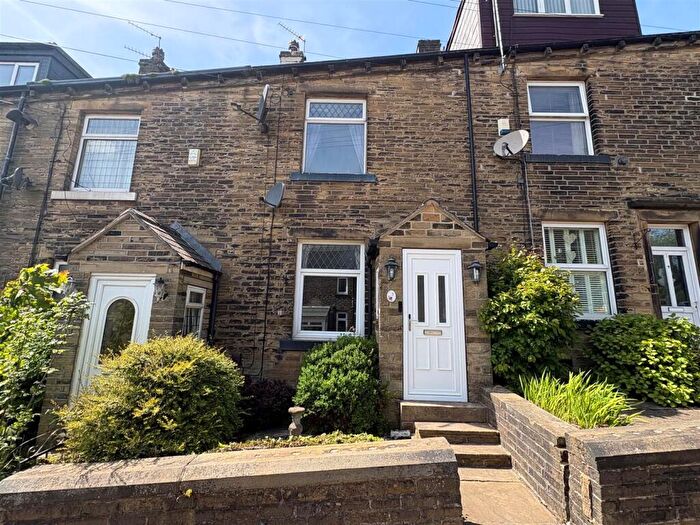 3 Bedroom Terraced House For Sale In Wensley Bank West, Thornton, BD13