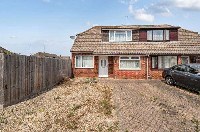 4 Bedroom Semi-Detached House For Sale In Juniper Close, Stratton St Margaret, Swindon, SN3