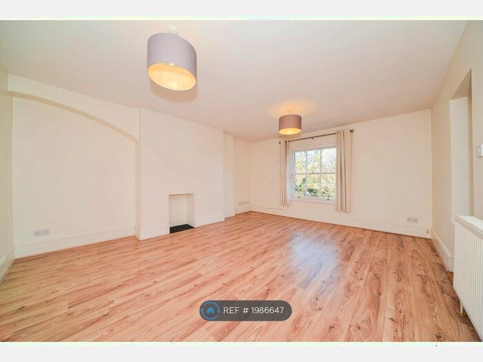 2 Bedroom Flat To Rent In Lewisham, Lewisham, SE13