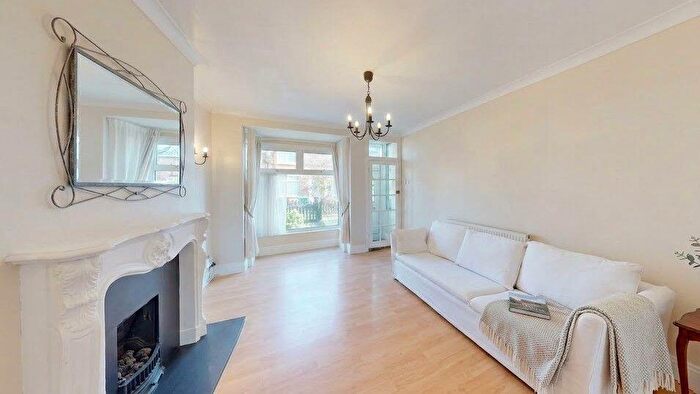2 Bedroom Terraced House For Sale In Lanark Street, Hull, HU5