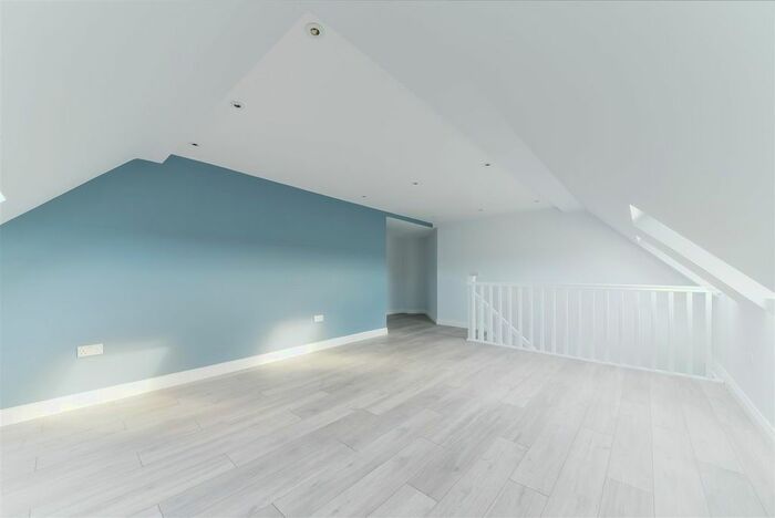 1 Bedroom Flat To Rent In Kingston Road, London, SW19