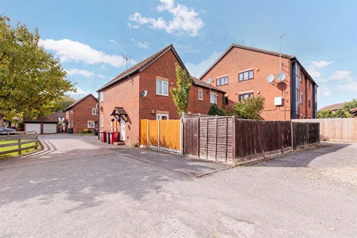 1 Bedroom End Of Terrace House For Sale In Bruce Close, Cippenham, SL1
