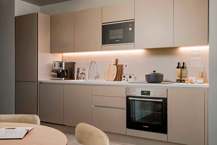 1 Bedroom Flat To Rent In Masonry Place, Hayes, UB3