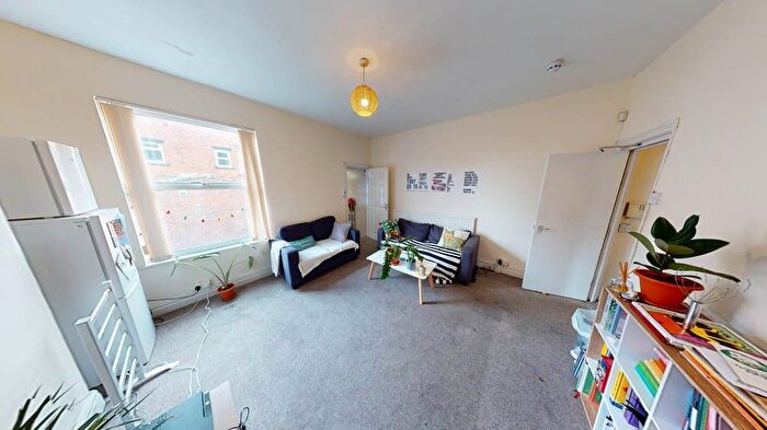 5 Bedroom Semi-Detached House To Rent In Richmond Mount, Leeds, LS6