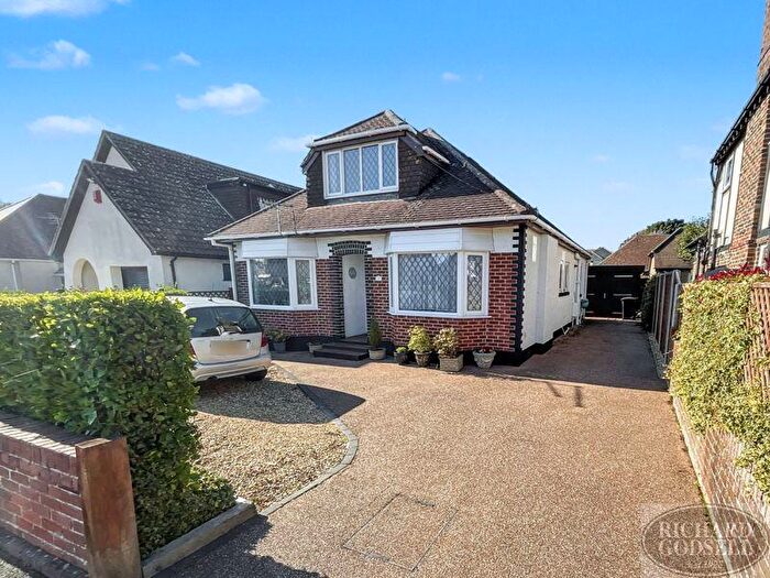 3 Bedroom Bungalow For Sale In Christchurch Town Centre, BH23