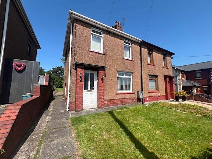 3 Bedroom House To Rent In Tirgof, Llangennech, Llanelli, Carmarthenshire, SA14