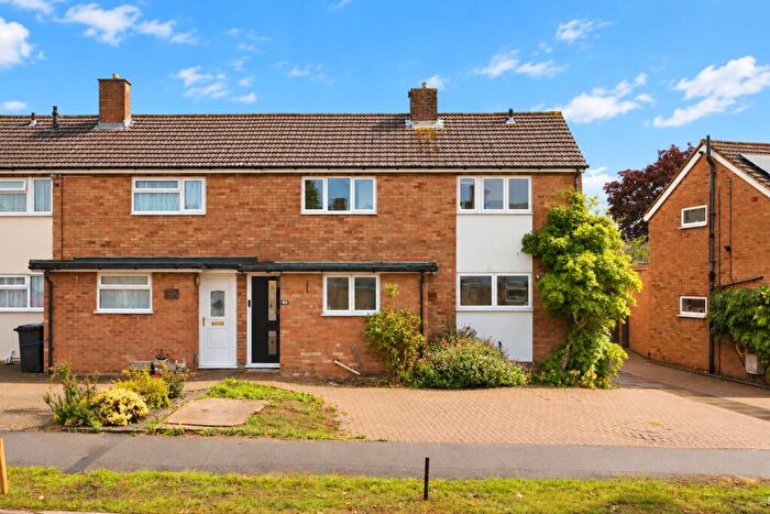 3 Bedroom Semi-Detached House For Sale In Barnfield Road, St. Albans, Hertfordshire, AL4