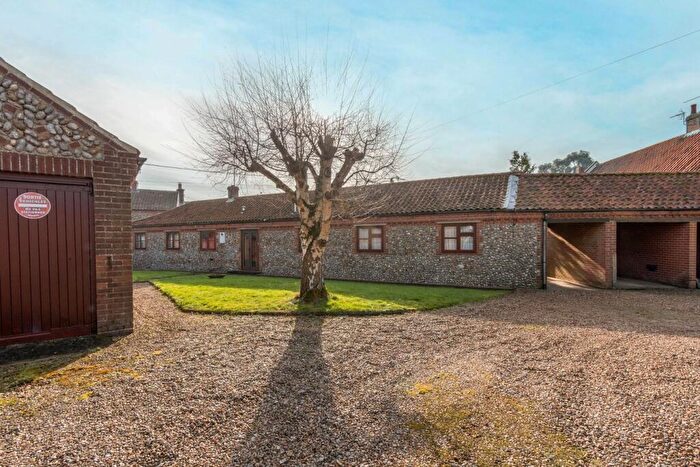 3 Bedroom Barn Conversion For Sale In Letheringsett Road, Thornage, NR25