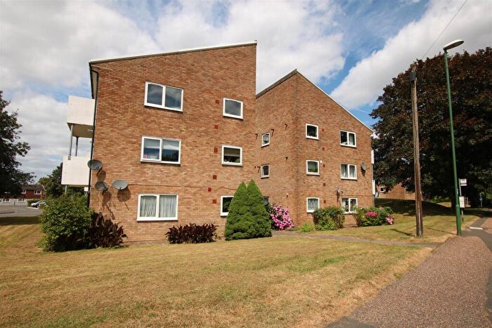 2 Bedroom Flat To Rent In Blenheim Road, Horsham, RH12