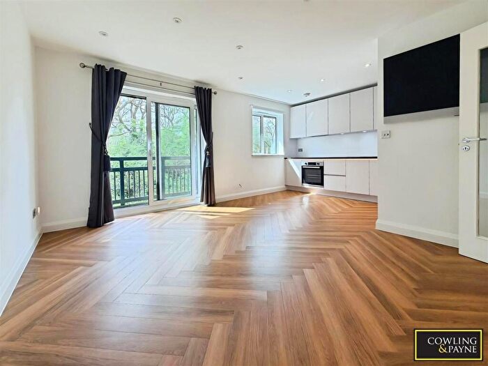 1 Bedroom Flat For Sale In Bradwell Green, Hutton, Brentwood, CM13