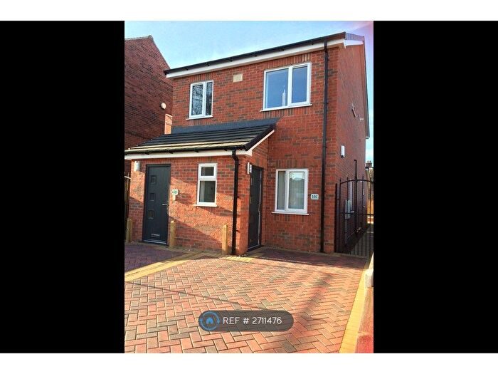 2 Bedroom Flat To Rent In Sycamore Street, Wakefield, WF1