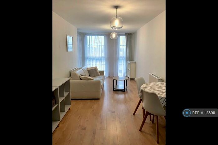 1 Bedroom Flat To Rent In Coppermill Heights, London, N17