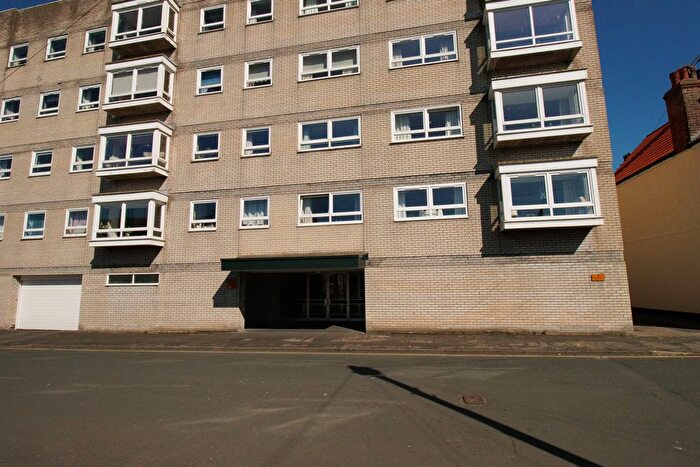 3 Bedroom Flat For Sale In Melville Court, Filey, YO14