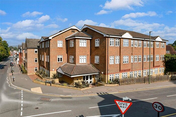 1 Bedroom Flat For Sale In Bell Street, Reigate, Surrey, RH2