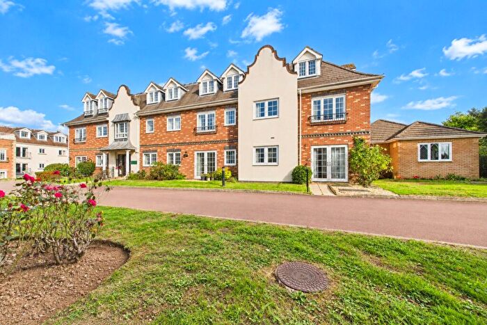 1 Bedroom Apartment For Sale In Pegasus Court, Park Lane, Tilehurst, Reading, RG31