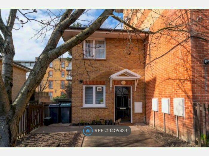 2 Bedroom Semi-Detached House To Rent In Greenway Close, London, N15