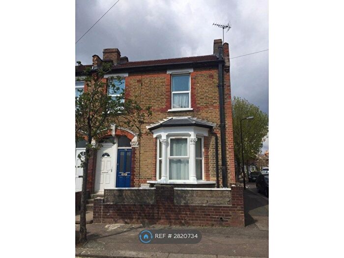 2 Bedroom Flat To Rent In Camden Road, London, E17