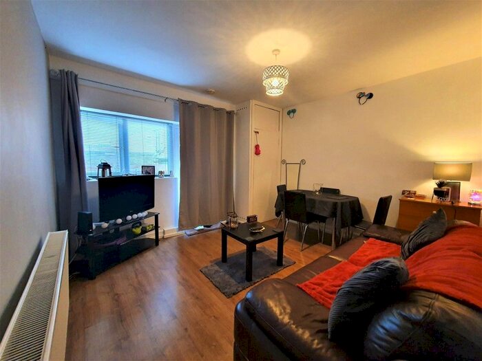 1 Bedroom Flat To Rent In Simonside Terrace, Heaton, Newcastle Upon Tyne NE6