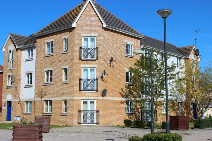 2 Bedroom Apartment To Rent In Foxglove Path, West Thamesmead, SE28