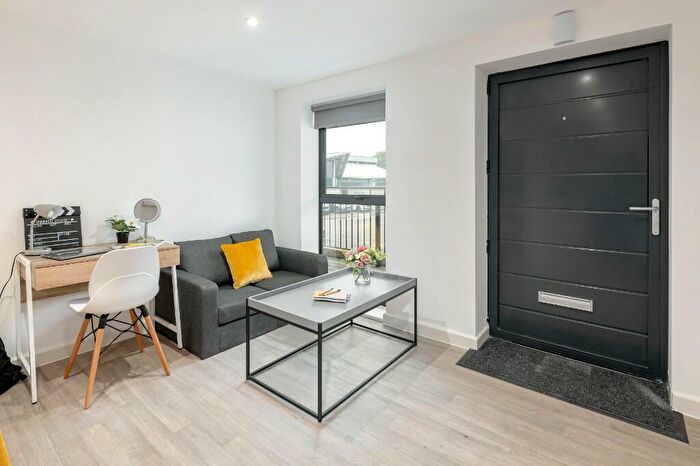 Studio To Rent In Banglo House, Lower Bristol Road, BA2