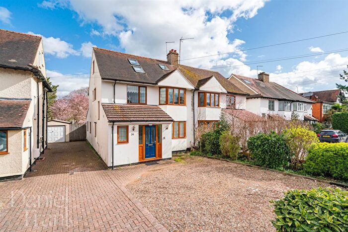 5 Bedroom Semi Detached House For Sale In Station Road, Loughton, IG10