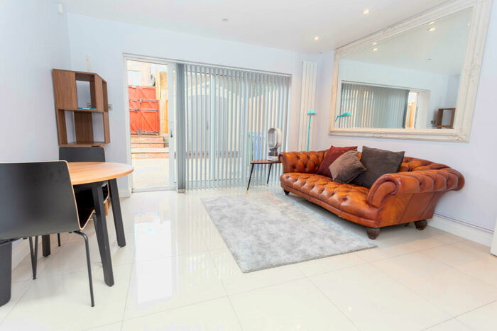 5 Bedroom End Of Terrace House To Rent In Rotherhithe New Road, Rotherhithe, London, SE16