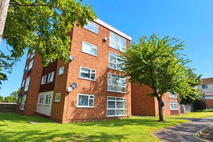 2 Bedroom Apartment To Rent In High Mead, Rayleigh, Essex, SS6