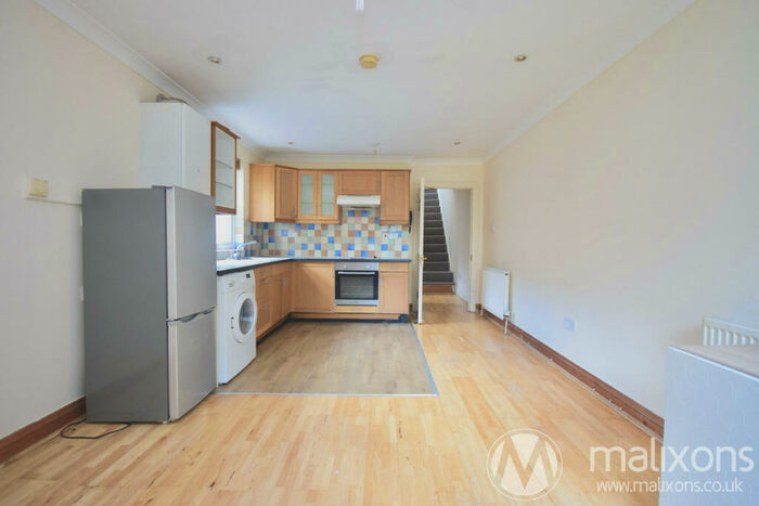 2 Bedroom Flat To Rent In Oakfield Road, Croydon, CR0