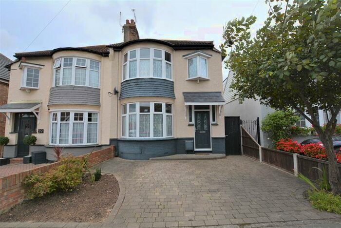 3 Bedroom Semi-Detached House To Rent In Highfield Grove, Westcliff-On-Sea, SS0