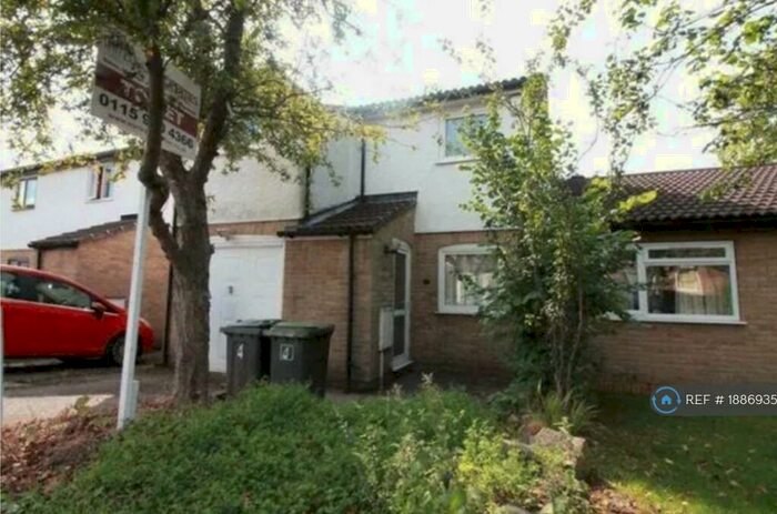 3 Bedroom Semi-Detached House To Rent In Carwood Road, Beeston, Nottingham, NG9