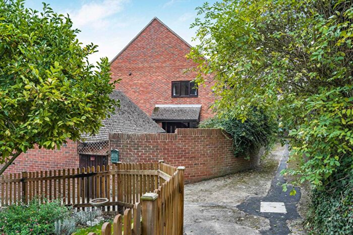 1 Bedroom Semi Detached House For Sale In The Laurels, Tetsworth, OX9