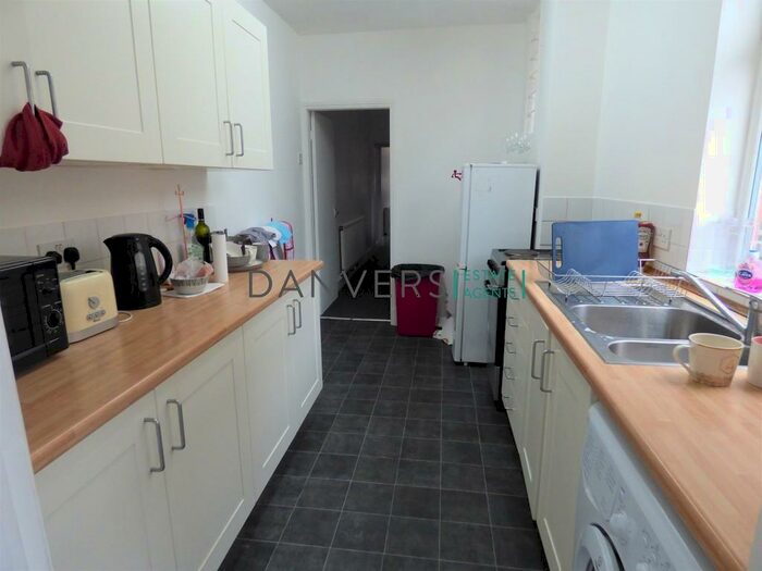 4 Bedroom Terraced House To Rent In Ullswater Street, Leicester, LE2