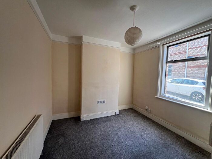 2 Bedroom Terraced House To Rent In Hillmans Road, Newton Abbot, TQ12