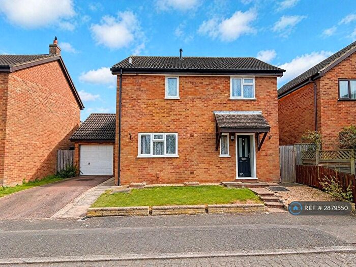 3 Bedroom Detached House To Rent In Broomlee, Milton Keynes, MK13