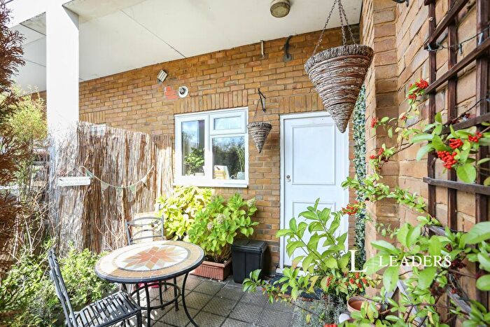 1 Bedroom Flat To Rent In High Street, Penge, SE20