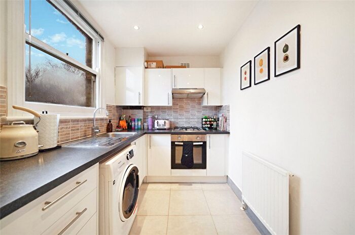 2 Bedroom Flat To Rent In Chevening Road, Queens Park, NW6