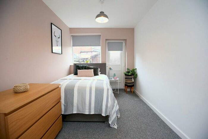 1 Bedroom Property To Rent In John Street, Droylsden, M43