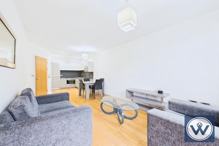 1 Bedroom Apartment To Rent In One Smithfield Square, M4