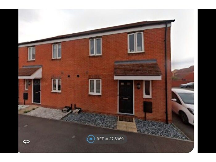 3 Bedroom Semi-Detached House To Rent In Cardinal Drive, Aylesbury, HP18