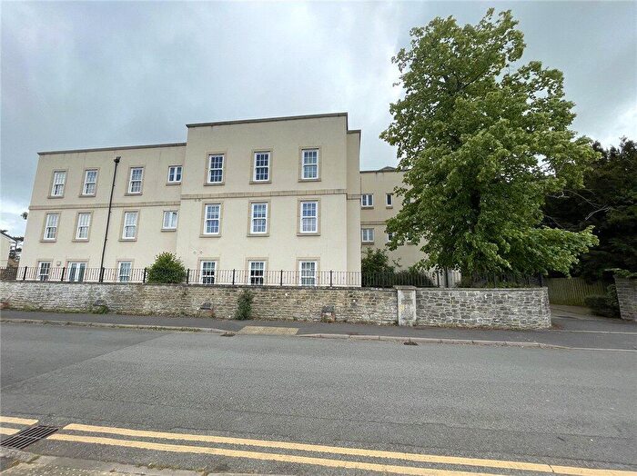 3 Bedroom Apartment For Sale In Ashlar House, Reed Court, Swindon, SN3