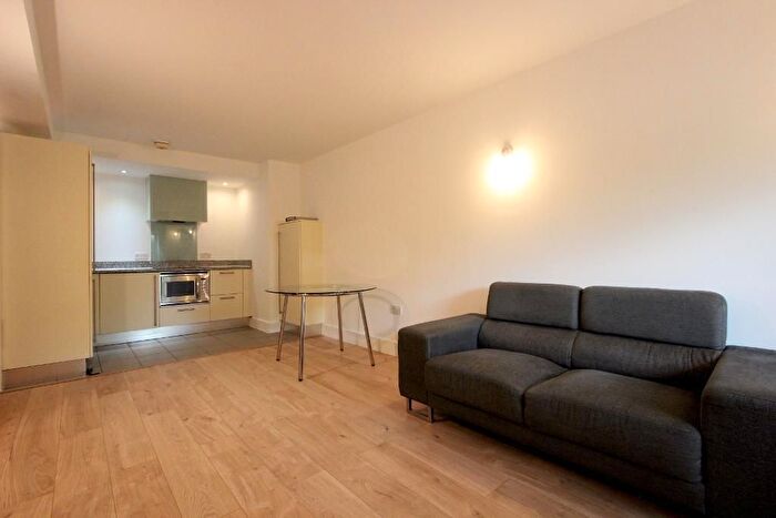 1 Bedroom Flat To Rent In Cadogan Road, Woolwich, London, SE18