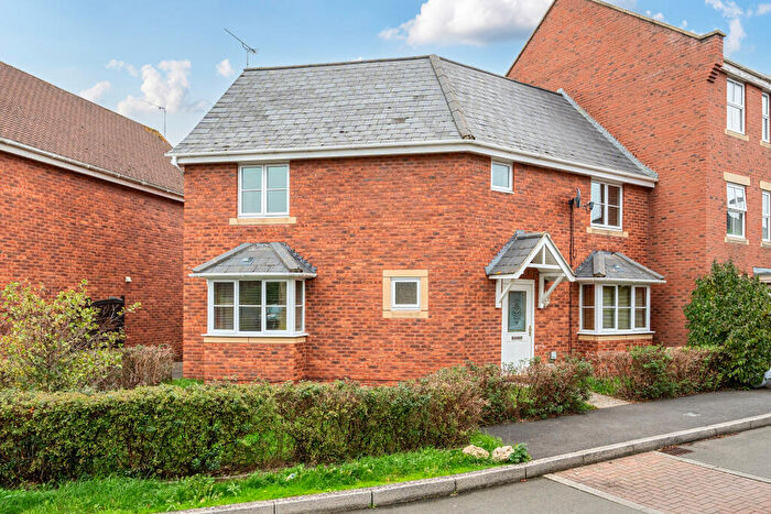 3 Bedroom End Of Terrace House For Sale In Twineham Road, Redhouse, Swindon, SN25
