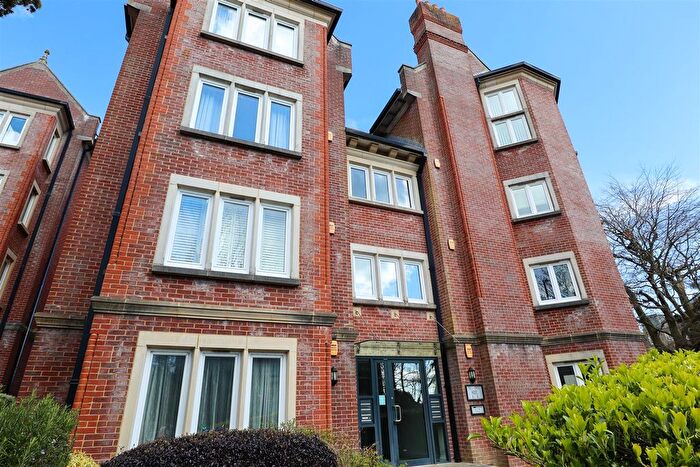 2 Bedroom Flat To Rent In Brittany Road, St. Leonards-On-Sea, TN38