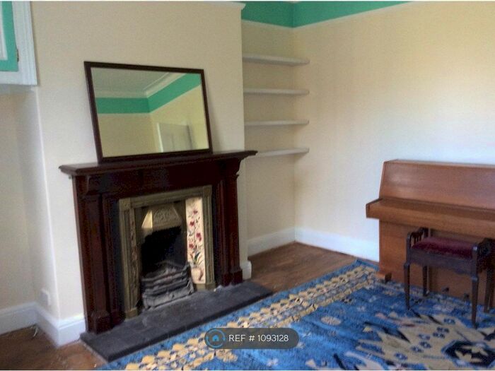 3 Bedroom Terraced House To Rent In Ashwell Road, Bradford, BD9